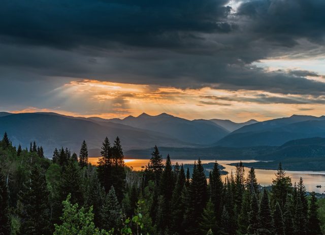 mountains-5536397_1280